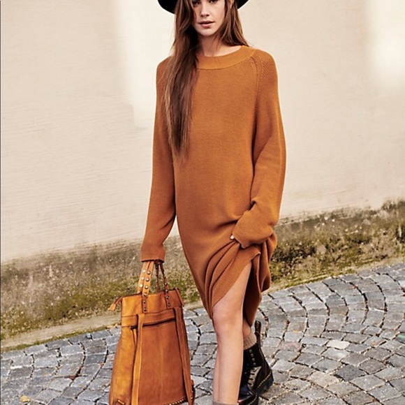 SOLD ✨FREE PEOPLE Santa Barbara Gold Honey Slouchy Knit Sweater Dress (Small) - Picture 1 of 9